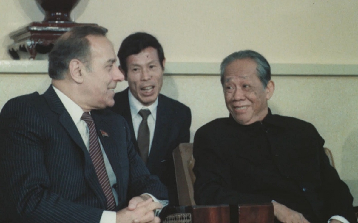 Chính trị gia Heydar Aliyev (trái) và Tổng Bí thư Lê Duẩn (phải). Ảnh: ITV.