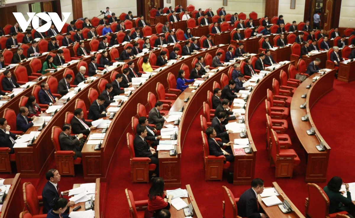 Trình Trung ương đề án sáp nhập một số tỉnh, không tổ chức cấp huyện trong tháng 4