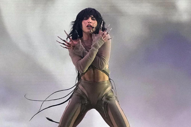 Ca sĩ đến từ Thụy Điển Loreen trình diễn tại đêm chung kết Eurovision Song Contest 2023 - Ảnh: AP