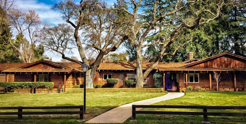 Bạch Dương (21/3-19/4): Cung hoàng đạo này yêu thích vận động nên một ngôi nhà với khoảng sân rộng và nhiều cây cối chính là ước mơ của họ. Ảnh minh họa