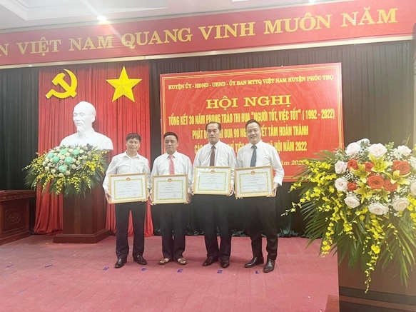Nghệ nhân ưu tú Đặng Ngọc Anh nhận nhiều bằng khen vì hoạt động thiện nguyện 