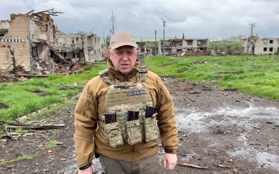 Ông chủ Wagner trên chiến trường Bakhmut. Ảnh: TASS.