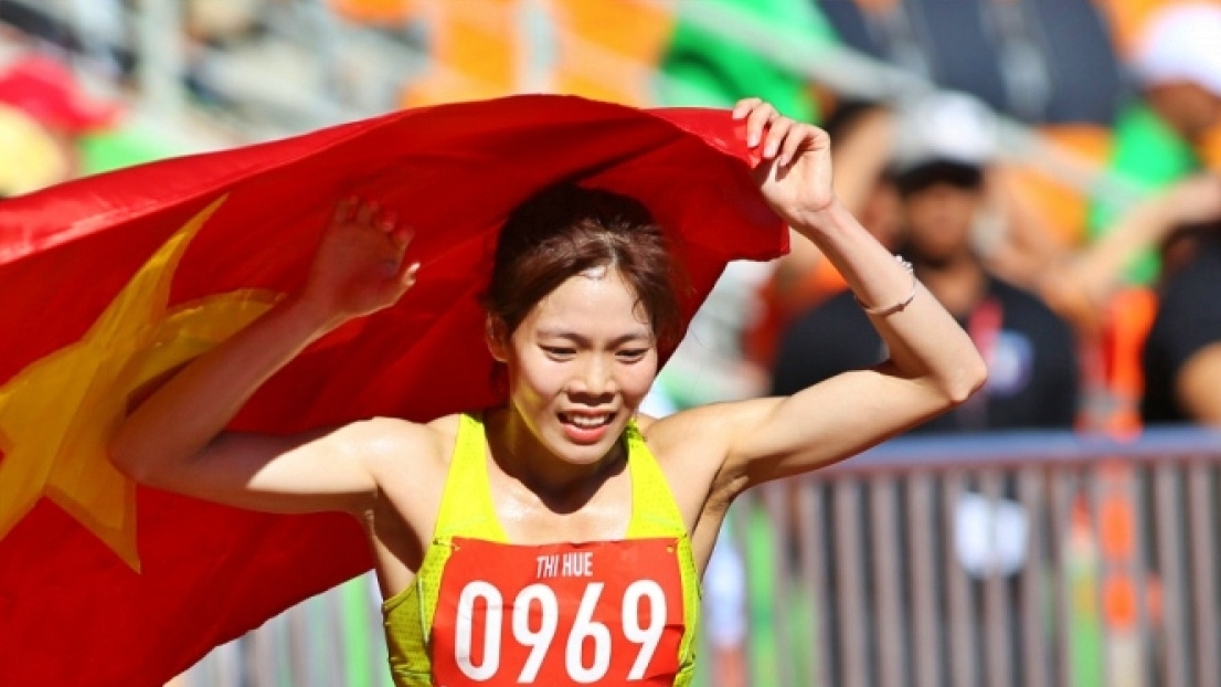 Phạm Thị Huệ giành HCV 5.000m.