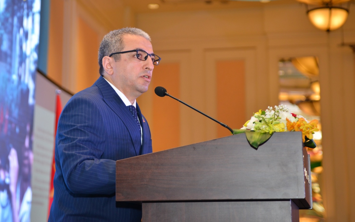 Đại sứ Shovgi Mehdizada phát biểu tại lễ kỷ niệm Quốc khánh Azerbaijan tối 29/5 ở Hà Nội (ảnh do Đại sứ quán Azerbaijan tại Việt Nam cung cấp).