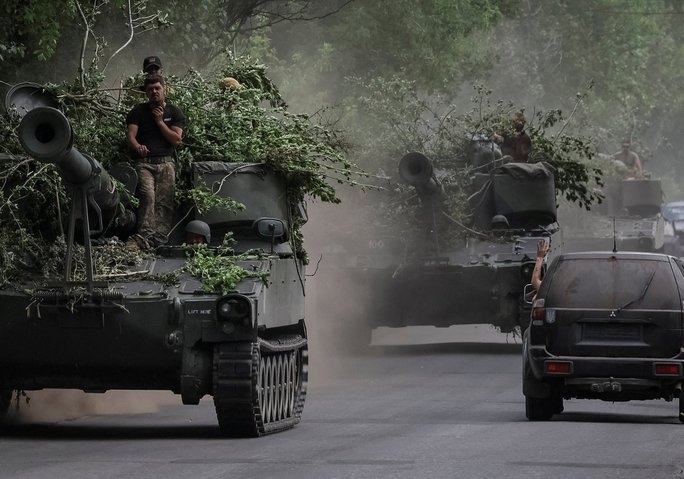 Xe tăng của các lực lượng Ukraine ở vùng Donetsk, Ukraine hôm 13/6. Ảnh: Reuters