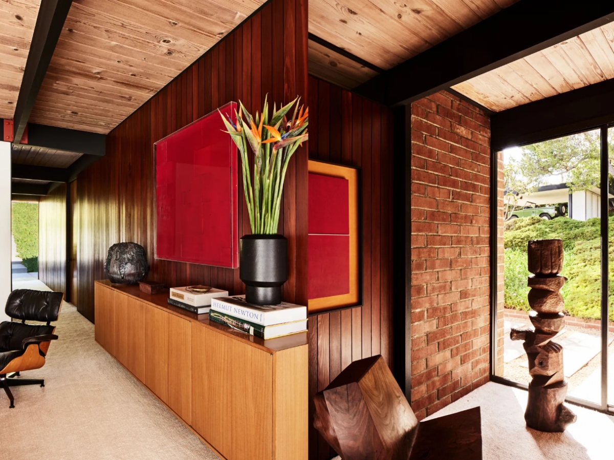 Các căn phòng đều được trang hoàng bằng gỗ ép cao cấp, mang lại cảm giác hiện đại và sang trọng cho căn nhà./.