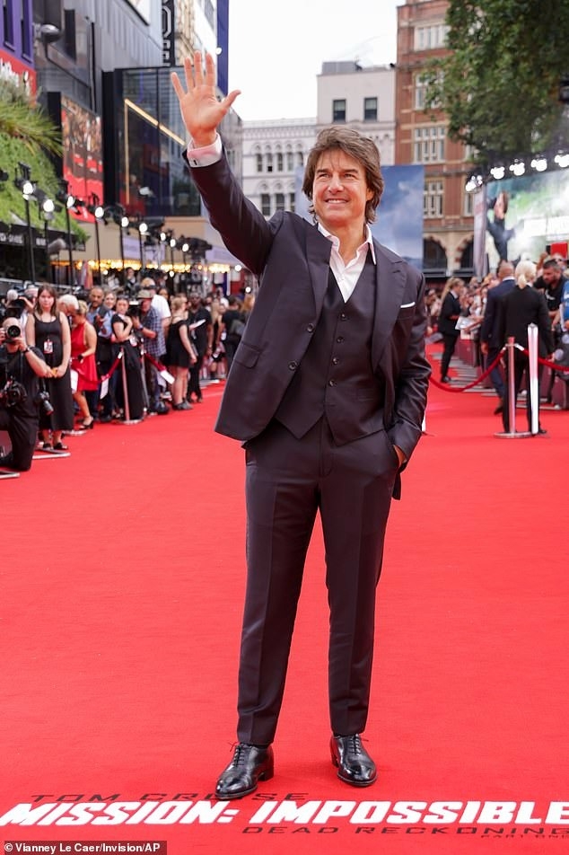 Tài tử 60 tuổi Tom Cruise cùng dàn diễn viên đang có chuyến quảng bá phim "Mission: Impossible 7" khắp thế giới. 