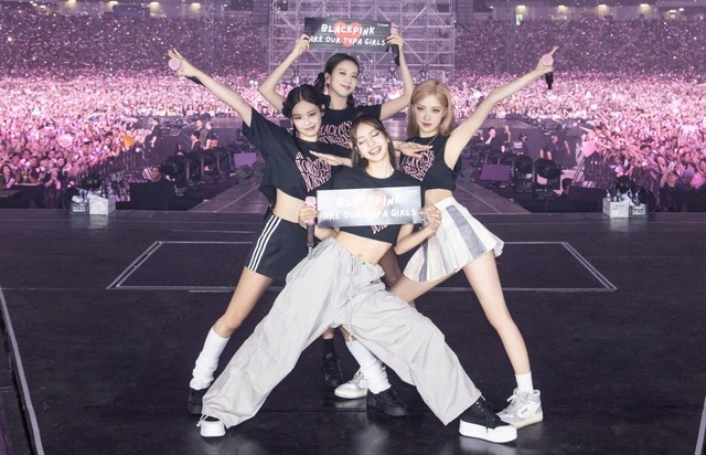 Vé xem BlackPink tại Việt Nam đã được rao bán với mức giá cao nhất lên tới 25 triệu đồng.
