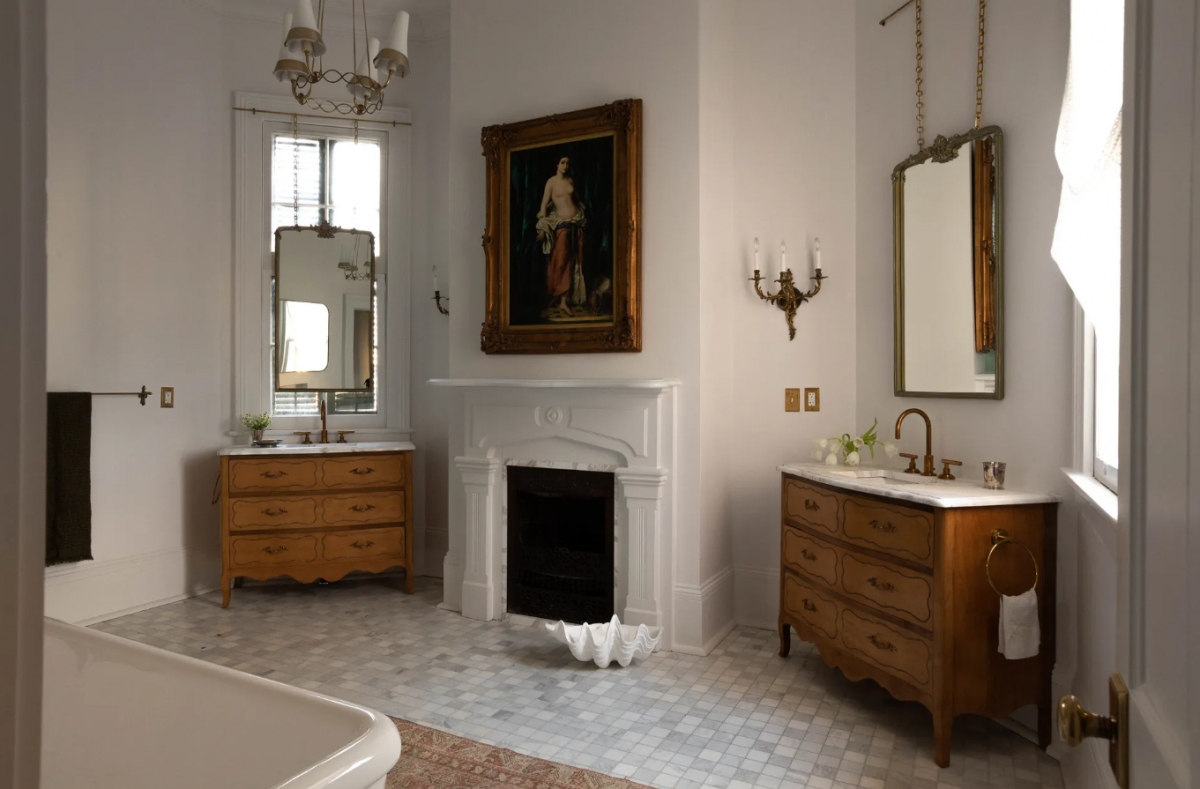 Một ngôi nhà mang phong cách Victoria không thể thiếu lò sưởi.