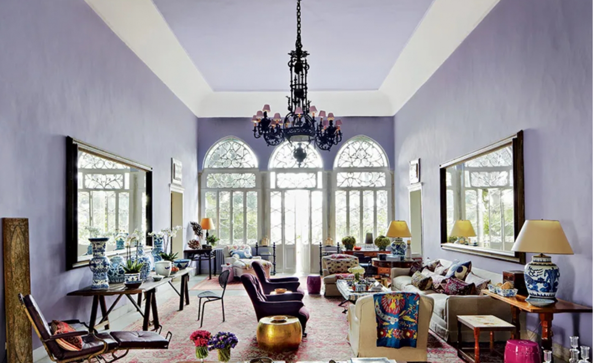 Nếu bạn là tín đồ của màu tím, bạn không thể bỏ qua mẫu thiết kế phòng khách này.