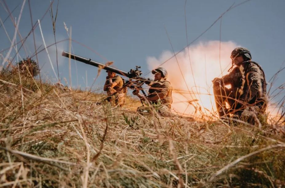 Quân đội Ukraine phản công. Ảnh: Getty