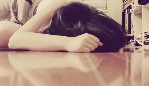 Càng nghe anh nói chuyện, tai tôi càng ù đi (ảnh minh họa)