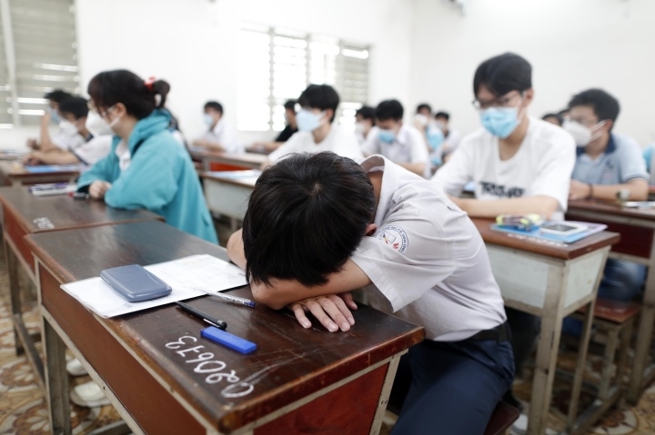 Không nên tạo áp lực lên trẻ trong thời gian ôn thi