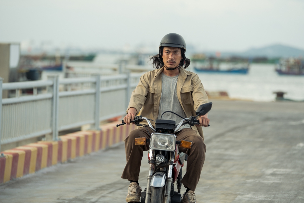Kiều Minh Tuấn bụi bặm, gai góc đến không ngờ.