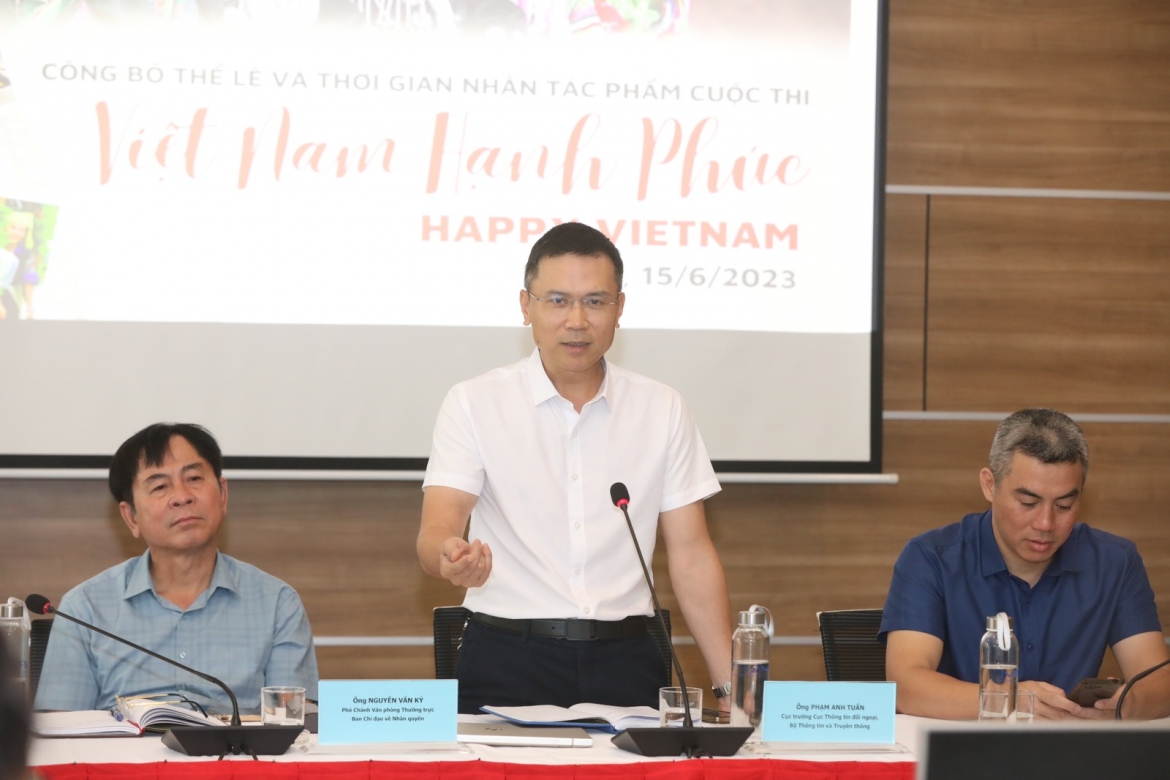 Cục trưởng Cục thông tin đối ngoại Phạm Anh Tuấn công bố thể lệ cuộc thi 