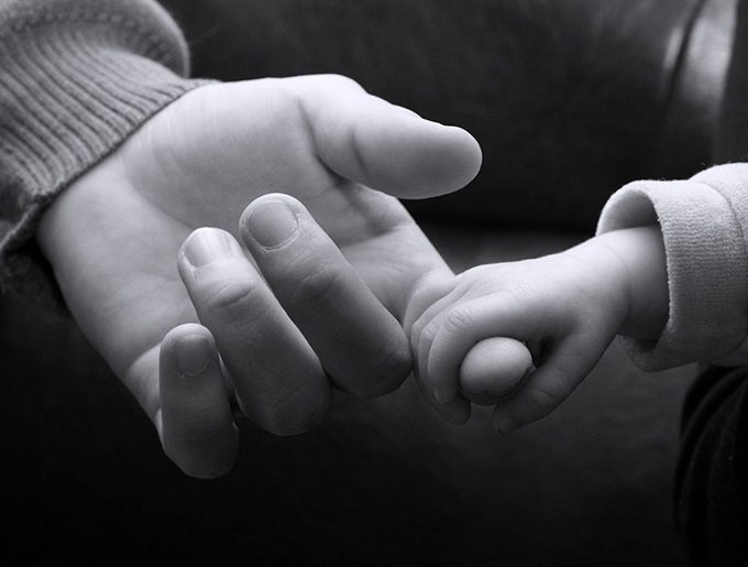 Tôi khóc ngon lành khi đón con ở cổng trường, nó đã nói “con chào mẹ” (ảnh minh họa)