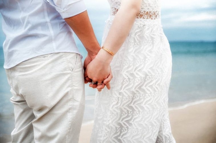 Trẻ con bây giờ tự nhiên hơn thời chúng tôi nhiều, ăn xong là kéo nhau lên phòng riêng của con trai tôi. (ảnh minh họa)