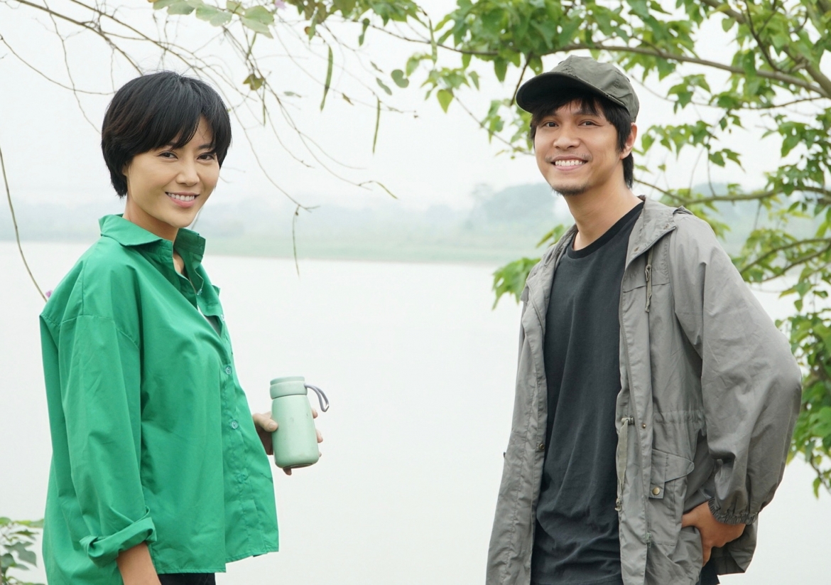 Thanh Hương và Tô Dũng ở hậu trường phim. 