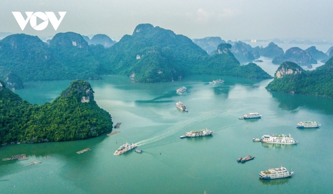 Hoàn thiện Hồ sơ đề cử “Vịnh Hạ Long - Quần đảo Cát Bà” ghi danh Di sản thế giới.
