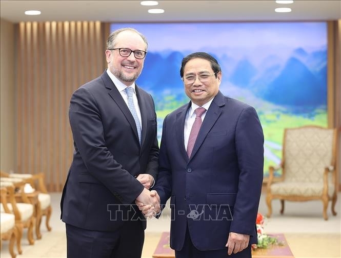 Thủ tướng Phạm Minh Chính tiếp Bộ trưởng Ngoại giao Cộng hoà Áo Alexander Schallenberg tháng 4/2023 tại Hà Nội- Ảnh: Dương Giang/TTXVN