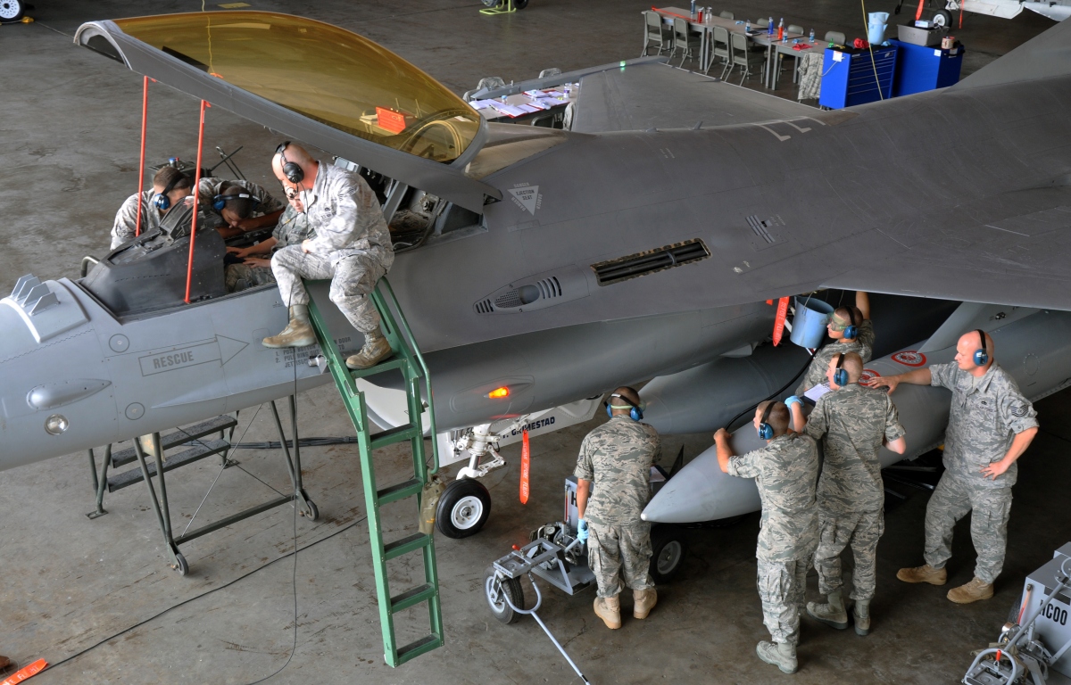 Việc bảo dưỡng F-16 tại Ukraine dự kiến ​​sẽ rất khó khăn. Ảnh: Shepard Air Force Base