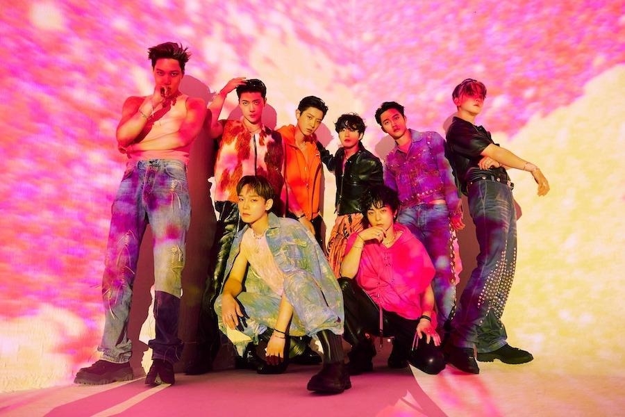 Album mới "Exist" của EXO hiện đang thống trị trên các bảng xếp hạng iTunes.