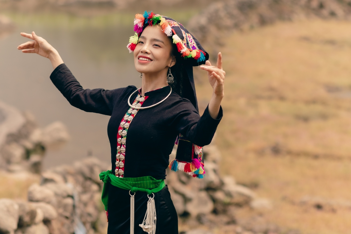 Tuy không được sinh ra ở Tây Bắc nhưng mỗi lần đến với Tây Bắc, Thu Hằng như được trở về với quê hương, nguồn cội.