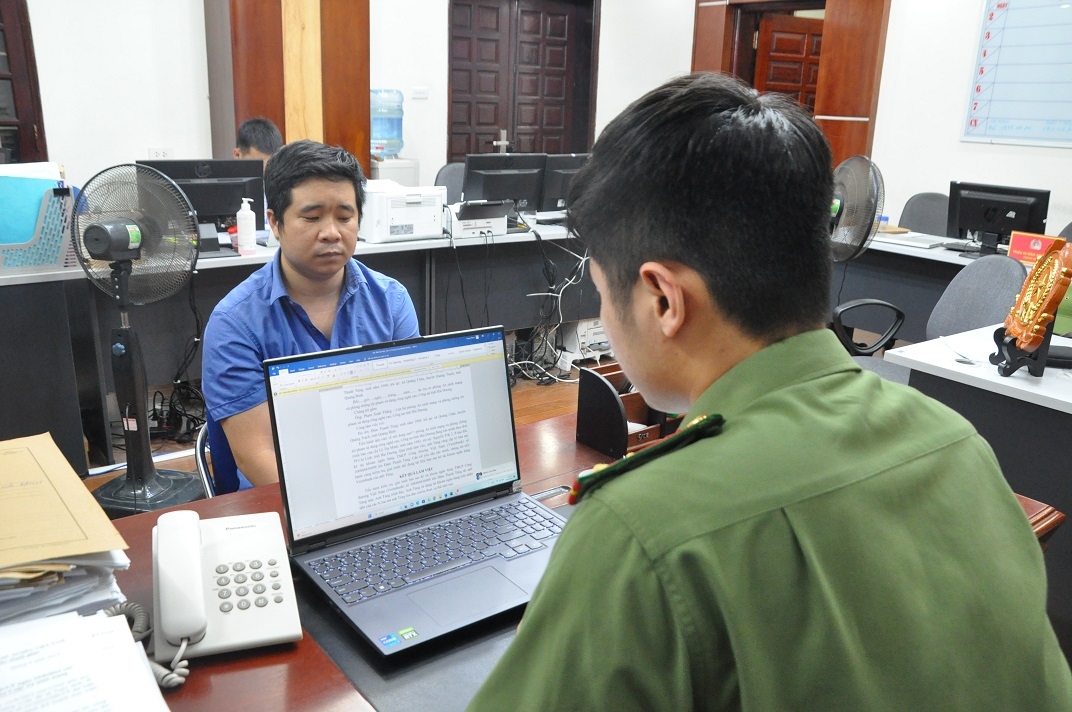 Đối tượng Đàm Thanh Tùng tại cơ quan Công an