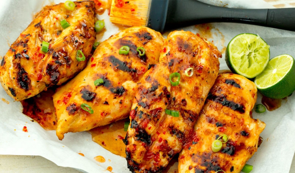 Cải thiện khả năng tập trung: Ức gà chưa một loại axit đặc biệt làm tăng nồng độ carnosine và anserine trong não giúp điều trị các vấn đề về khả năng tập trung. Ảnh minh họa