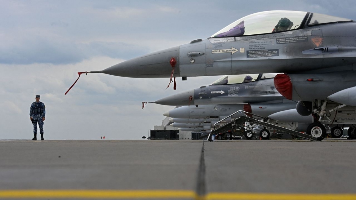 Tiêm kích F-16 tại một căn cứ ở Litva trong cuộc tập trận gần đây của NATO. Ảnh: Getty