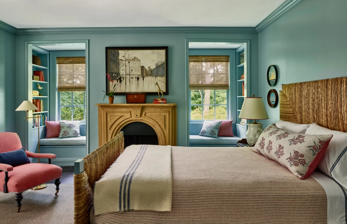 Đặt lò sưởi trong phòng: Thiết kế phòng khách có lò sưởi mang đến nét đẹp đầy sang trọng theo phong cách châu Âu. Kích cỡ của lò sưởi nên được thiết kế để phù hợp với căn phòng.