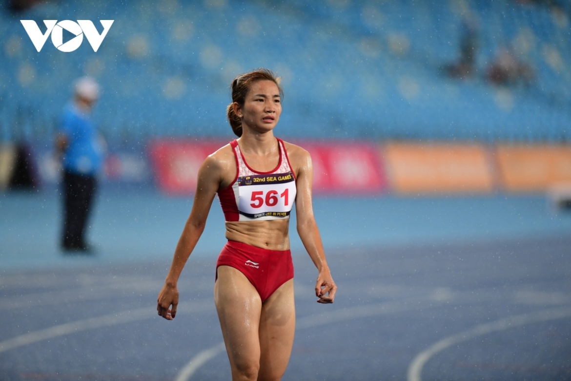 Nguyễn Thị Oanh chỉ về đích thứ 5 ở nội dung chạy 1500m nữ tại giải điền kinh châu Á 2023 diễn ra cuối giờ chiều ngày 12/7. 