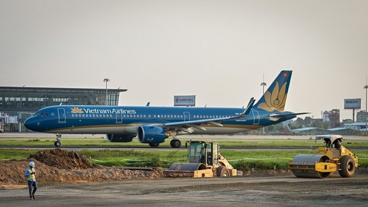 Cục Hàng không Việt Nam yêu cầu các đơn vị kiểm soát chặt chẽ vật thể lạ, vật ngoại lai trên đường cất hạ cánh, đường lăn và sân đỗ tàu bay sau khi phát hiện nhiều dị vật ở đường băng 