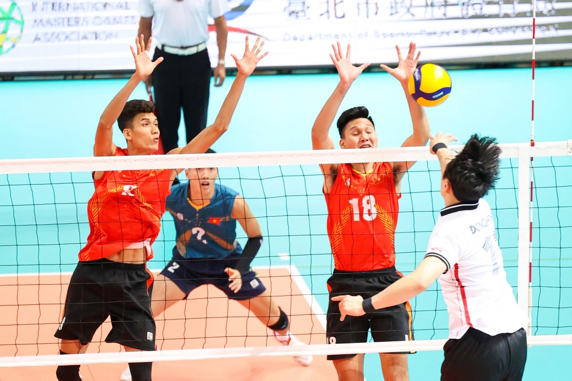 ĐT bóng chuyền nam Việt Nam giành hạng 4 giải châu Á sau khi để thua Hàn Quốc 1-3. (Ảnh: AVC). 
