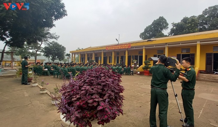 Tổ chức cảnh quay phim truyện.