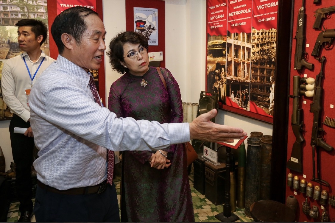 Khách tìm hiểu các bộ sưu tập tại bảo tàng. (ảnh bảo tàng cung cấp)