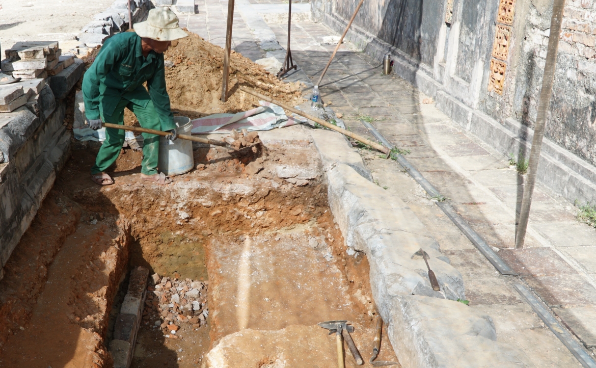 Thăm dò nền móng điện Cần Chánh