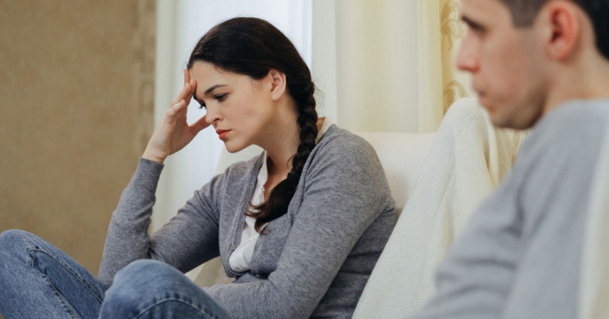 Gia đình khó khăn, nhưng hàng tháng chồng tôi vẫn đưa cho vợ cũ 15 triệu