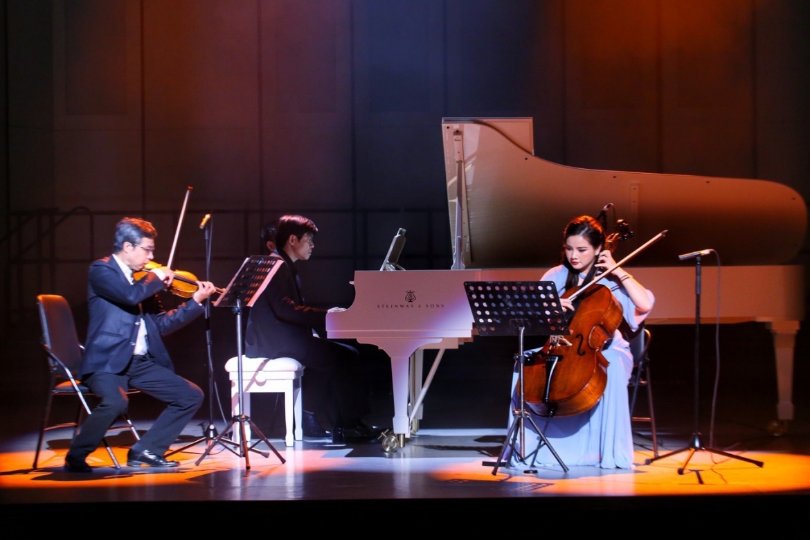 Tiết mục "Kể chuyện sông Hồng".