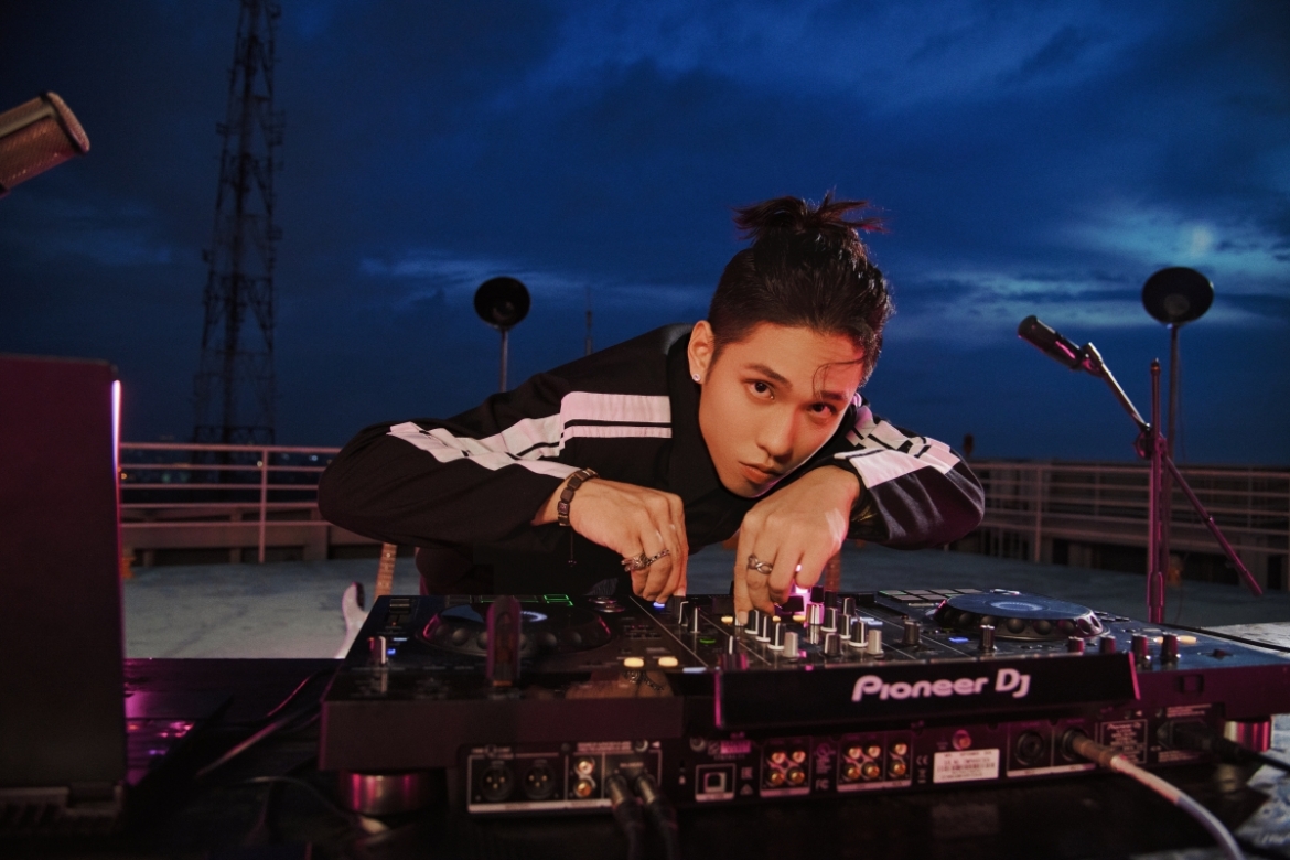 Đảm nhận vai trò nhà sản xuất âm nhạc tại "Rap Việt" mùa 3, 2Pillz khiến khán giả chú ý với những giai điệu bắt tai, đa màu sắc.