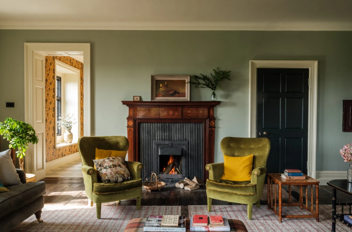 Lấy màu xanh nhạt làm chủ đạo: Tông xanh pastel có thể được sử dụng làm sắc màu chủ đạo cho căn phòng. Phòng khách mang hơi thở đồng quê với màu sắc dịu mắt chắc chắn sẽ là địa điểm tuyệt vời để tiếp đón bạn bè và các vị khách gần xa. 