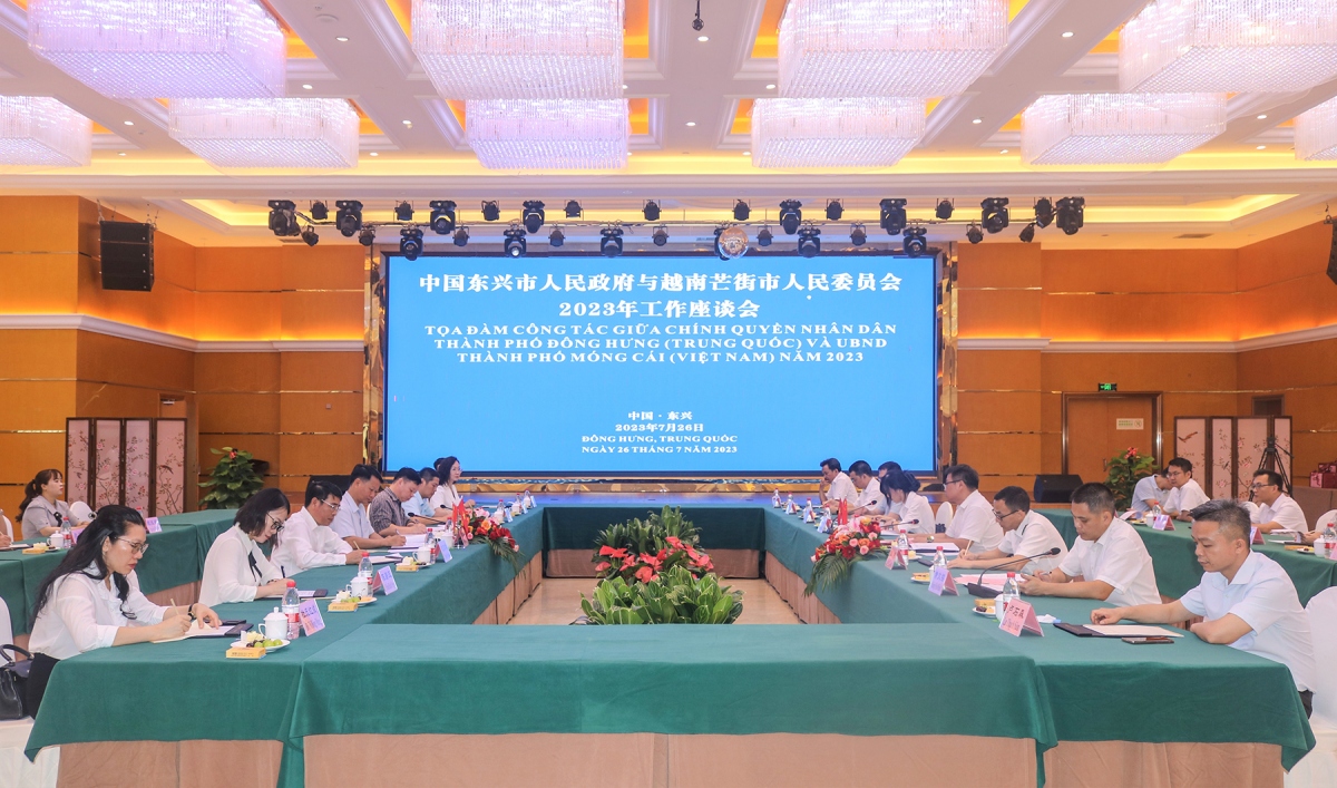 TP Móng Cái (Quảng Ninh, Việt Nam) và TP Đông Hưng, khu Phòng Thành (Quảng Tây, Trung Quốc) ngày càng thắt chặt hợp tác với nền tảng là quan hệ hữu nghị giữa 2 quốc gia, 2 địa phương (Ảnh UBND TP Móng Cái)