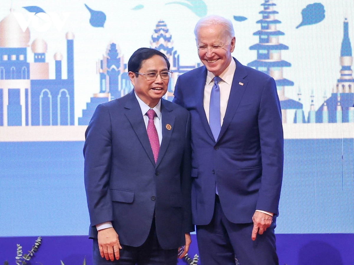 Thủ tướng Phạm Minh Chính gặp Tổng thống Mỹ Joe Biden trong khuôn khổ Hội nghị cấp cao ASEAN lần thứ 40, 41 và các hội nghị cấp cao liên quan tại Phnompenh (Campuchia).