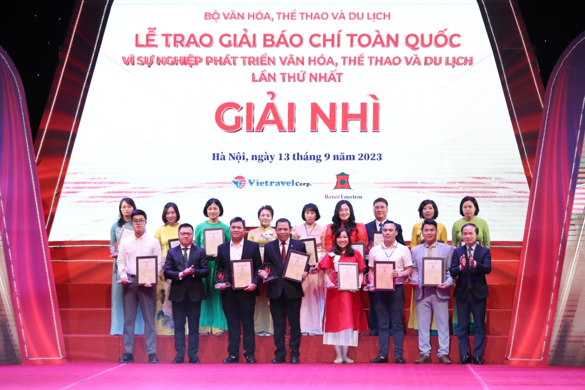 Đài Tiếng nói Việt Nam đoạt 3 Giải Nhì gồm: Loạt 3 kỳ: Lưu trữ nhiếp ảnh trong cuộc đua chuyển đổi số của Ban Văn học - Nghệ thuật (VOV6); Tác phẩm "Hương sắc Việt Nam" của Ban Văn hóa - Xã hội (VOV2); Tác phẩm "Những người giữ hồn di sản" của Đài Truyền hình kỹ thuật số VTC.