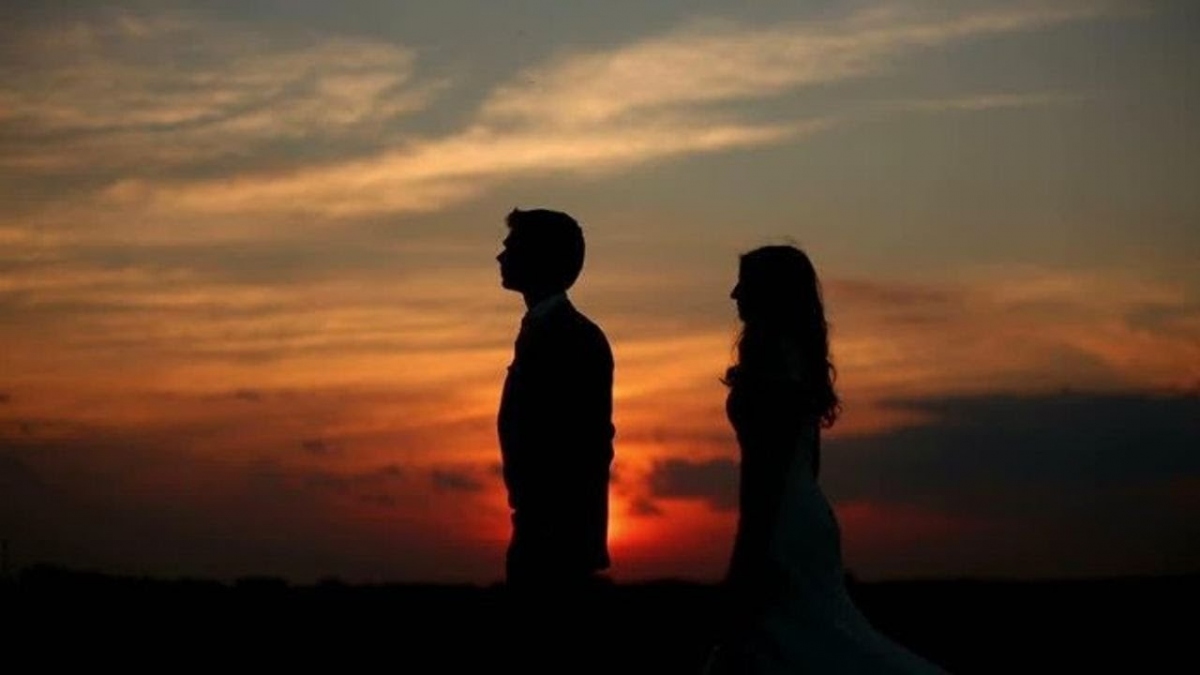 Khi về ra mắt gia đình người yêu, mẹ anh lên tiếng phản đối, bắt hai đứa chia tay (ảnh minh họa) 