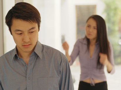 Chồng tôi tức giận vì chuyện chia tài sản (ảnh minh họa)