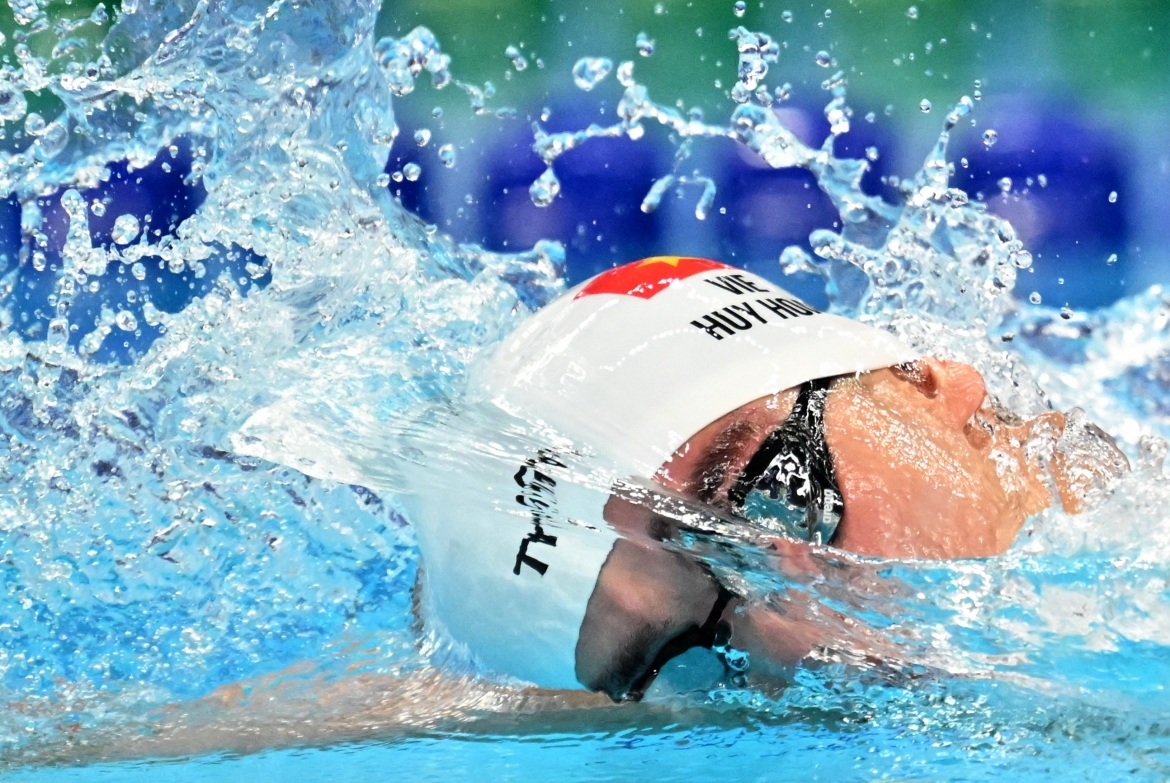 Nguyễn Huy Hoàng giành HCĐ thứ 2 cho cá nhân ở ASIAD 19. (Ảnh: Reuters). 