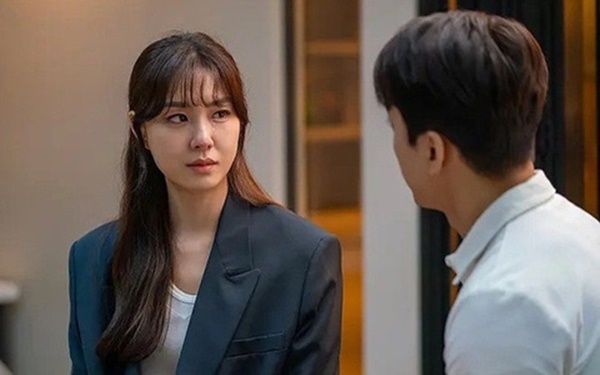 Khoảnh khắc chạm mặt người yêu cũ khiến tôi vô cùng bối rối (Ảnh minh họa)