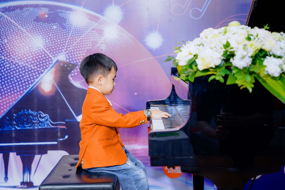 Đây là lần đầu tiên có một cuộc thi tìm tài năng Piano mở rộng dành cho lứa tuổi từ 5-18 được tổ chức rộng khắp trên toàn quốc.
