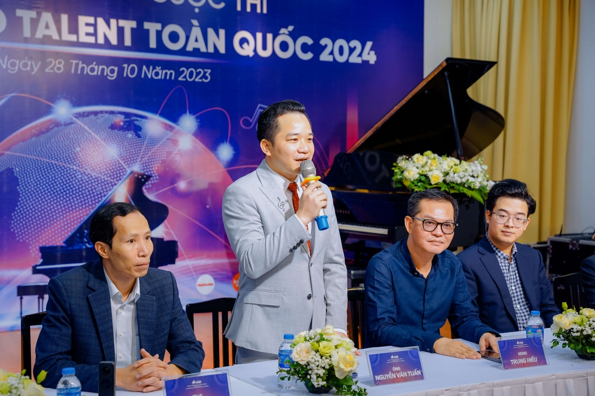 Ông Nguyễn Văn Tuấn, Trưởng BTC cuộc thi, Chủ tịch Viện phát triển Giáo dục và Văn hoá Việt Nam.